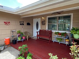 708 Kalmer St, Pasadena, TX 77502