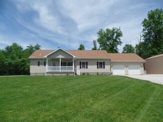 9835 E Summitt Ln, Bloomfield, IN 47424