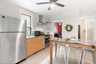 1033 Churchill St, Saint Paul, MN 55103