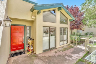 818 Ironwood Rd, Alameda, CA 94502