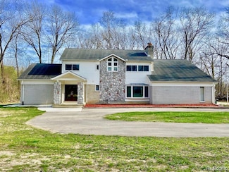 4077 Lincoln Rd, Bloomfield Hills, MI 48301