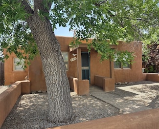 122 Fiesta St, Santa Fe, NM 87501