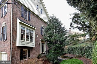 6020 Kelsey Ct, Falls Church, VA 22044