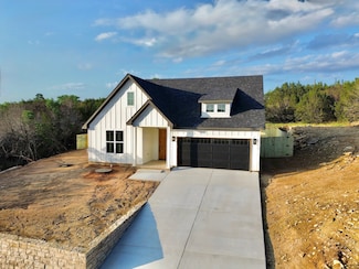 5507 San Jacinto Dr, Granbury, TX 76048