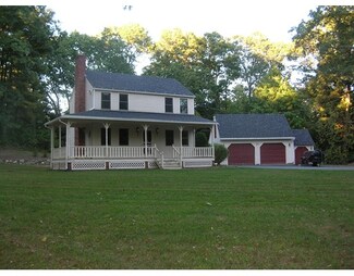 186 River St, Rochdale, MA 01542