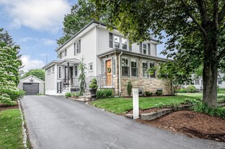 35 Warren Ave, Reading, MA 01867