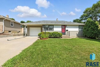 1912 S Lyndale Ave, Sioux Falls, SD 57105