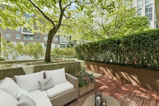 2 Earhart St Unit T124, Cambridge, MA 02141