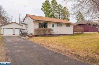 307 Arlington Rd, Hoyt Lakes, MN 55750