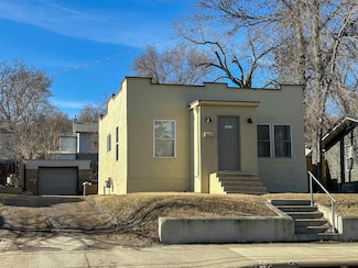 1110 Valley St, Minot, ND 58701