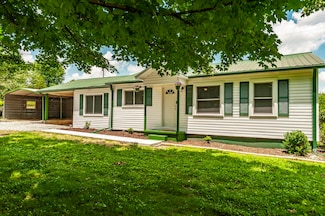 424 Calvert Ridge Rd, Westmoreland, TN 37186