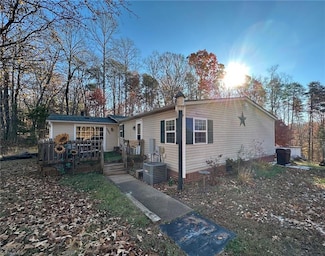 3921 N Carolina 8, Walnut Cove, NC 27052