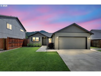 2057 S 59th St, Springfield, OR 97478