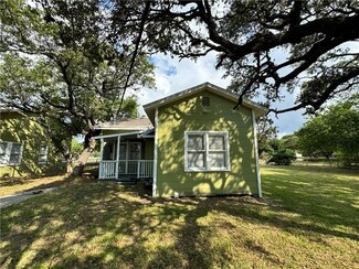 251 S Rife St, Aransas Pass, TX 78336