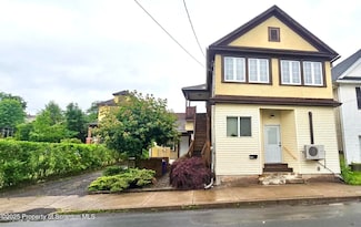 1055 Lincoln St, Dickson City, PA 18519