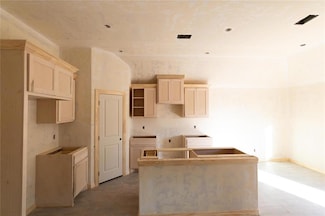 3133 Grapevine St, Edmond, OK 73034