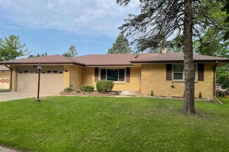 523 Blenheim Dr, Rockford, IL 61108