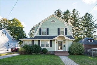 3 Woburn Rd, Rumford, RI 02916