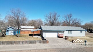 1701 W Wilcox St, Garden City, KS 67846