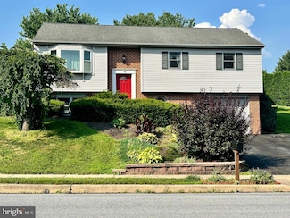1755 Southport Dr, Lancaster, PA 17603