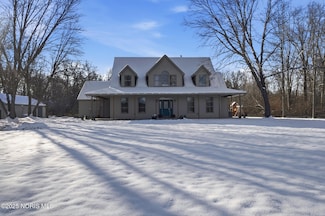 9627 Dorr St, Holland, OH 43528