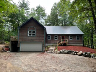 217 Railroad Ave, Springvale, ME 04083