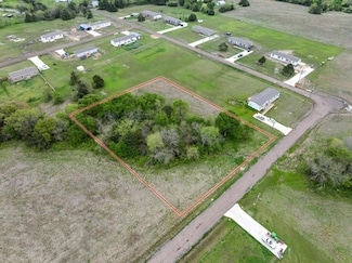 355 Duvall St, Bonham, TX 75418