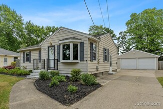 1096 Koster St, Jenison, MI 49428