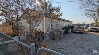 408 Powell Ln, Bakersfield, CA 93307