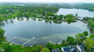 656 Lawson Dr, Lake Orion, MI 48362