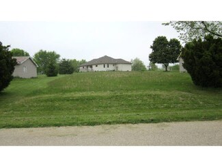 801 Gainsboro Rd, Davis, IL 61019