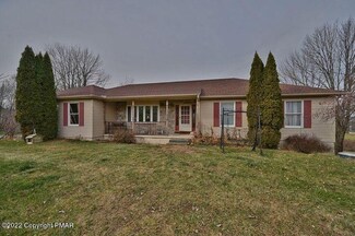 112 Country Heritage Dr, Stroudsburg, PA 18360