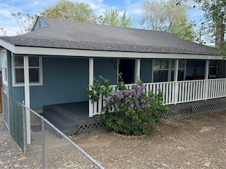 238 6th Ave SE, Soap Lake, WA 98851