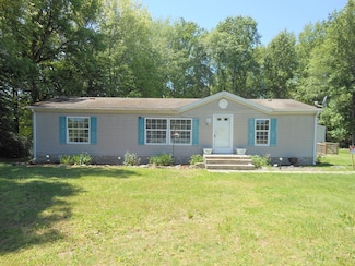 6087 Akersville Rd, Lafayette, TN 37083