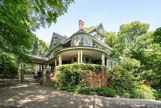 57 York Terrace Unit 1, Brookline, MA 02446