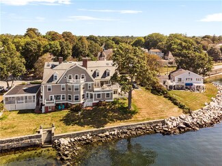 217 Hope St Unit 1, Bristol, RI 02809