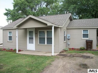 510 W Bellevue St, Leslie, MI 49251