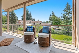 23001 Lakeview Dr Unit I304, Mountlake Terrace, WA 98043
