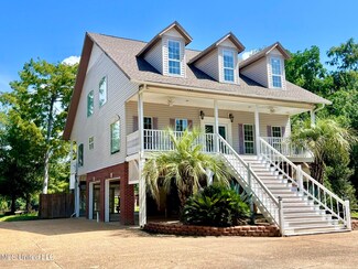 1813 Pascagoula River Rd, Moss Point, MS 39562