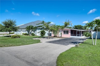 613 107th Ave N, Naples, FL 34108