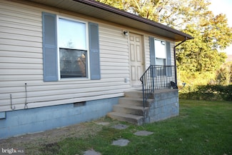 5986 Broad St, Mount Jackson, VA 22842