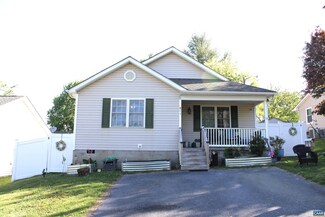 811 Frye St, Waynesboro, VA 22980