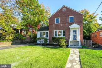 5114 26th St N, Arlington, VA 22207