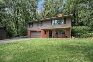 109 Cimarron Ct, Saint Paul, MN 55124
