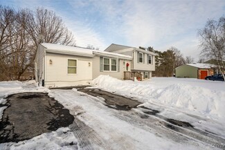 8169 Scotia Ln, Liverpool, NY 13090