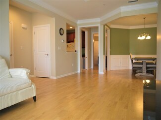 204 Clocktower Dr Unit 306, Waltham, MA 02452