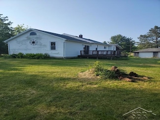 1744 Fischer Dr, Saginaw, MI 48601