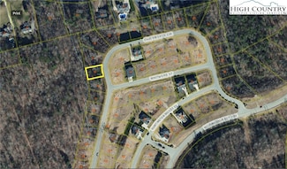 736 SE Chatsworth St, Lenoir, NC 28645