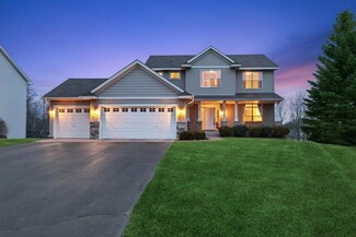 8000 Meadowood Dr, Rockford, MN 55373