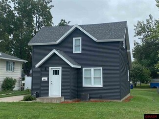 809 Walnut St SW, Sleepy Eye, MN 56085